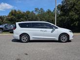 Thumbnail of 2022 Bright White Clearcoat Chrysler Pacifica