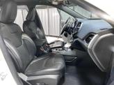 Thumbnail of 2019 Pearl White Pearlcoat Jeep Cherokee