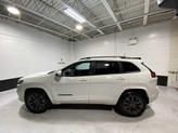 Thumbnail of 2019 Pearl White Pearlcoat Jeep Cherokee