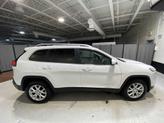 Thumbnail of 2017 Bright White Clearcoat Jeep Cherokee