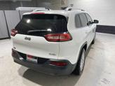 Thumbnail of 2017 Bright White Clearcoat Jeep Cherokee