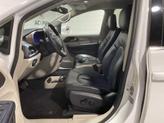 Thumbnail of 2017 Bright White Clearcoat Chrysler Pacifica