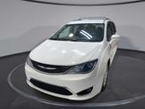 Photo of 2017 Bright White Clearcoat Chrysler Pacifica