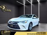 Photo of 2016 Super White Toyota Camry