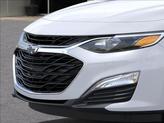 Thumbnail of 2025 Summit White Chevrolet Malibu