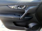 Thumbnail of 2017 White Nissan Rogue