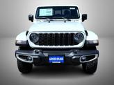 Thumbnail of 2025 Bright White Clearcoat Jeep Gladiator