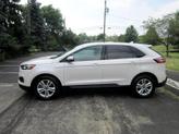 Thumbnail of 2019 White Ford Edge