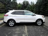Thumbnail of 2019 White Ford Edge