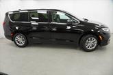 Thumbnail of 2025 Diamond Black Crystal Pearlcoat Chrysler Pacifica