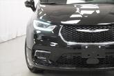 Thumbnail of 2025 Diamond Black Crystal Pearlcoat Chrysler Pacifica