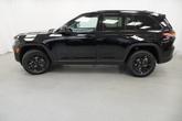 Thumbnail of 2025 Diamond Black Crystal Pearlcoat Jeep Grand Cherokee