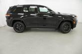 Thumbnail of 2025 Diamond Black Crystal Pearlcoat Jeep Grand Cherokee