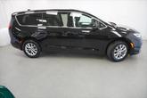 Thumbnail of 2025 Diamond Black Crystal Pearlcoat Chrysler Pacifica