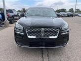 Thumbnail of 2022 Infinite Black Metallic Clearcoat Lincoln Corsair