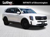Photo of 2022 Glacial White Pearl Kia Telluride
