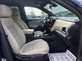 Thumbnail of 2022 Northsky Blue Metallic Chevrolet Traverse