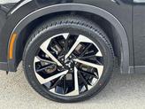 Thumbnail of 2023 Alloy Silver Metallic Mitsubishi Outlander
