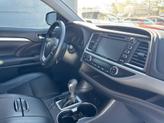 Thumbnail of 2017 White Toyota Highlander