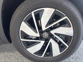 Thumbnail of 2026 deep black pearl Volkswagen Atlas