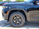 Thumbnail of 2025 Diamond Black Jeep Grand Cherokee