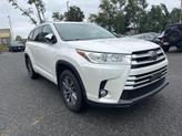Thumbnail of 2018 Blizzard Pearl Toyota Highlander