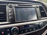 Thumbnail of 2018 Blizzard Pearl Toyota Highlander