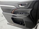 Thumbnail of 2019 White Toyota Highlander