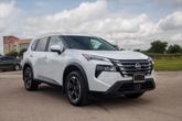 Thumbnail of 2025 Everest White Pearl Nissan Rogue