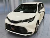 Photo of 2022 White Toyota Sienna