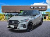 Photo of 2022 Gray/Super Black Nissan Kicks