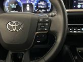 Thumbnail of 2025 Oxygen White Toyota Crown Signia