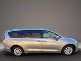 Thumbnail of 2018 Billet Silver Metallic Clearcoat Chrysler Pacifica