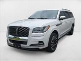 Photo of 2024 Pristine White Metallic Tri-Coat Lincoln Navigator