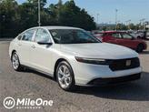 Photo of 2025 Platinum White Pearl Honda Accord
