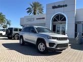 Photo of 2025 Silver Zynith Jeep Grand Cherokee