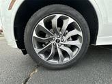 Thumbnail of 2025 Pristine White Metallic Tri-Coat Lincoln Aviator