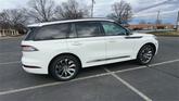 Thumbnail of 2025 Pristine White Metallic Tri-Coat Lincoln Aviator