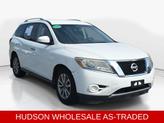 Photo of 2015 Glacier White Nissan Pathfinder