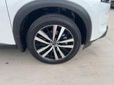 Thumbnail of 2025 White / Black Nissan Pathfinder
