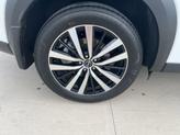 Thumbnail of 2025 White / Black Nissan Pathfinder