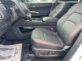 Thumbnail of 2025 White / Black Nissan Pathfinder