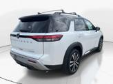 Thumbnail of 2025 White / Black Nissan Pathfinder