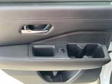 Thumbnail of 2025 White / Black Nissan Pathfinder