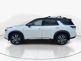 Thumbnail of 2025 White / Black Nissan Pathfinder