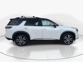 Thumbnail of 2025 White / Black Nissan Pathfinder