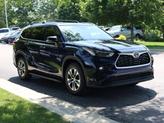 Thumbnail of 2022 Blue Toyota Highlander