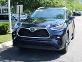 Thumbnail of 2022 Blue Toyota Highlander