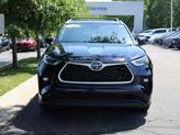 Thumbnail of 2022 Blue Toyota Highlander