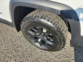 Thumbnail of 2017 Bright White Clearcoat Jeep Cherokee